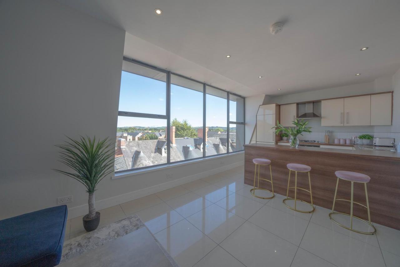 Rooftop Apartment At Queens Beautiful Views بلفاست المظهر الخارجي الصورة