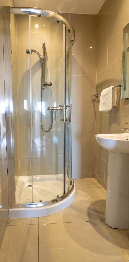 Rooftop Apartment At Queens Beautiful Views بلفاست المظهر الخارجي الصورة