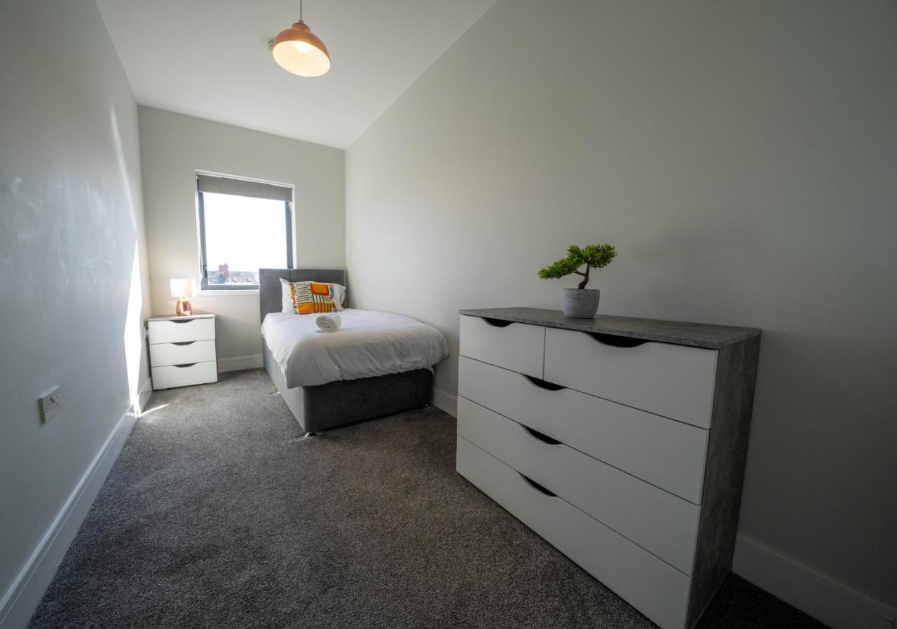 Rooftop Apartment At Queens Beautiful Views بلفاست المظهر الخارجي الصورة